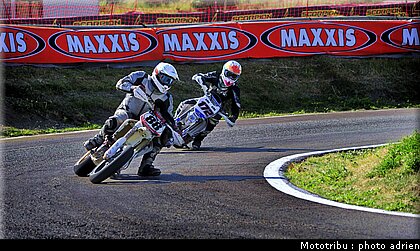 supermoto_28_supermotard_alp_huez_2009.jpg