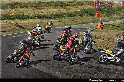 supermoto_s2_54_supermotard_alp_huez_2009.jpg