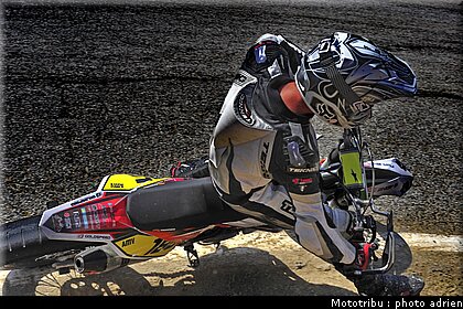 supermoto_s2_58_supermotard_alp_huez_2009.jpg