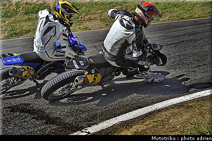 supermoto_s2_62_supermotard_alp_huez_2009.jpg
