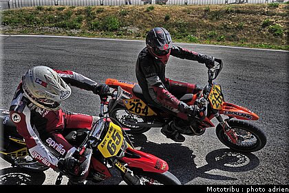 supermoto_s2_65_supermotard_alp_huez_2009.jpg