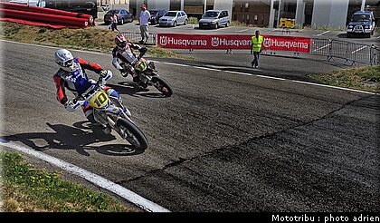 supermoto_s2_66_supermotard_alp_huez_2009.jpg