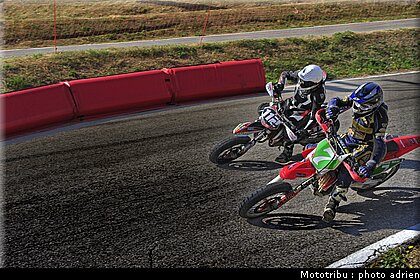 supermoto_s3_19_supermotard_alp_huez_2009.jpg