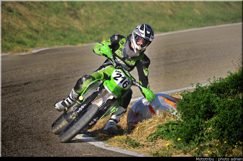 216_03_supermotard_alp_huez_2009