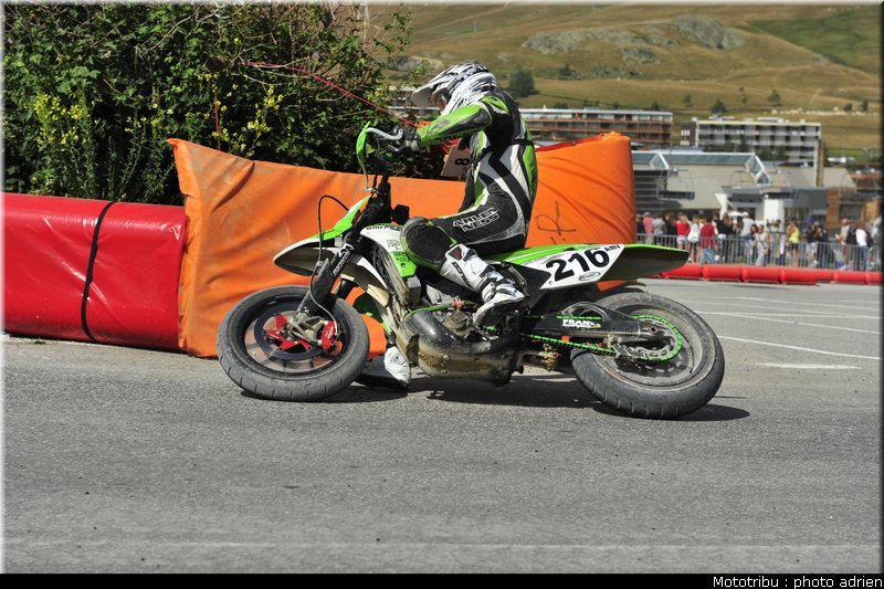 216_06_supermotard_alp_huez_2009