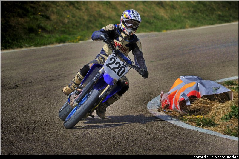 220_3_supermotard_alp_huez_2009