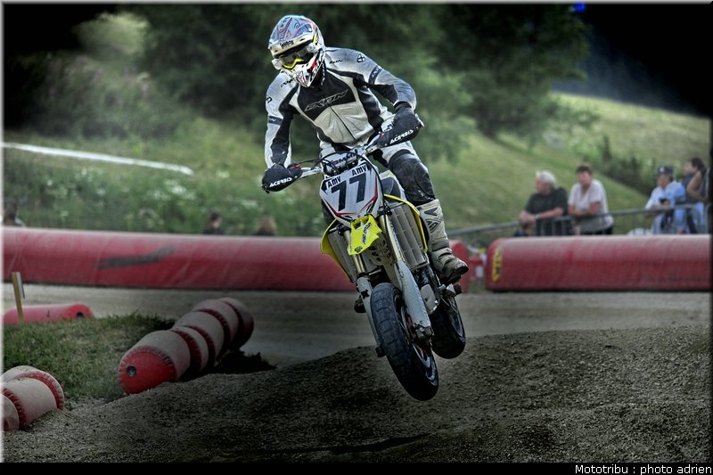 guenzi_02_supermotard_alp_huez_2009