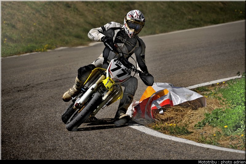 guenzi_09_supermotard_alp_huez_2009