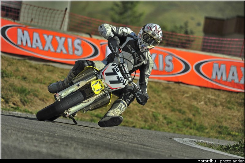 guenzi_12_supermotard_alp_huez_2009