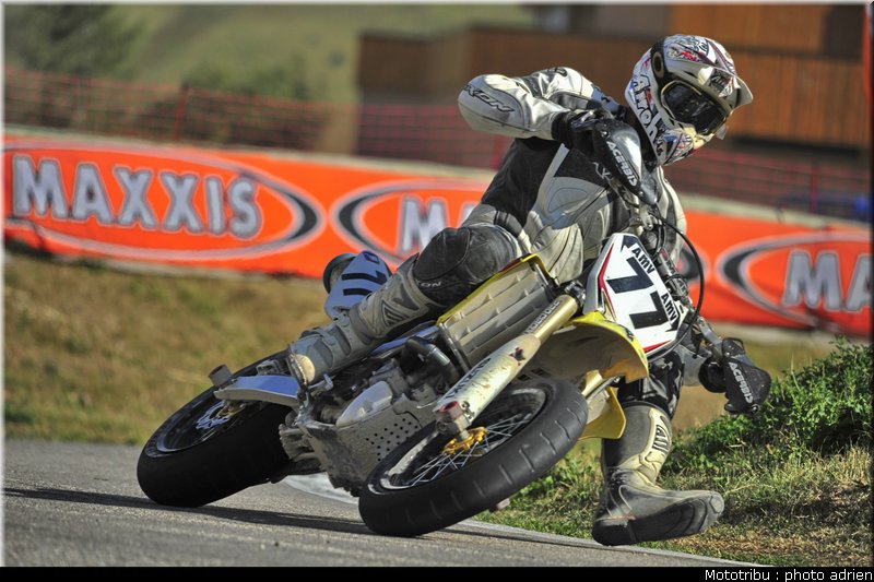 guenzi_13_supermotard_alp_huez_2009