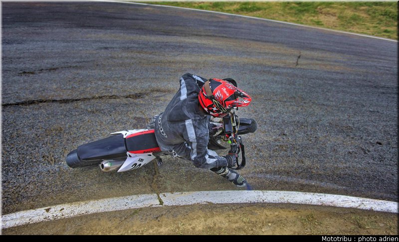 naze_02_supermotard_alp_huez_2009