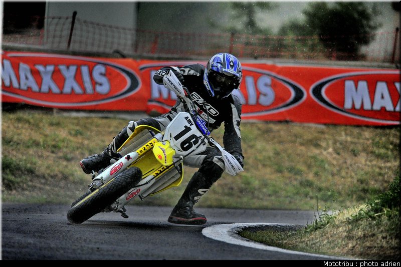 perret_11_supermotard_alp_huez_2009