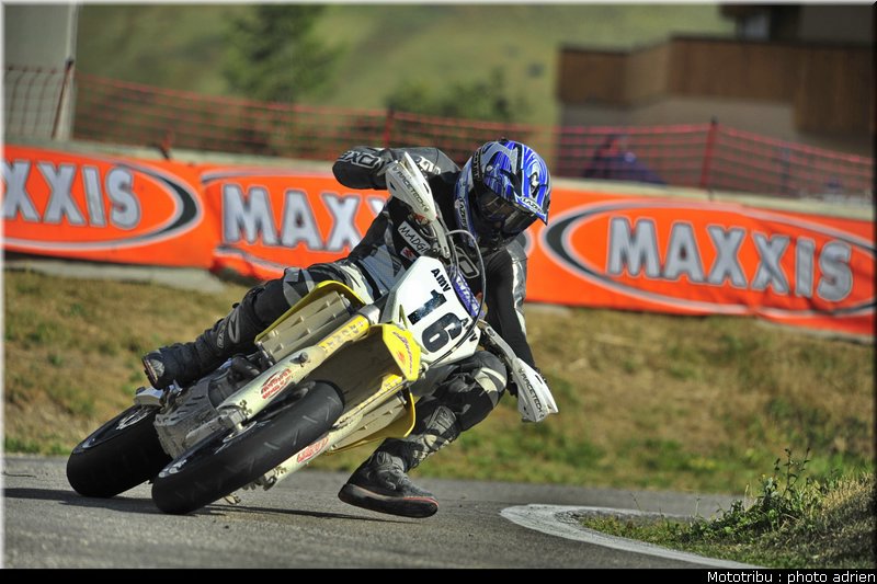 perret_25_supermotard_alp_huez_2009