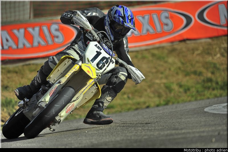 perret_27_supermotard_alp_huez_2009