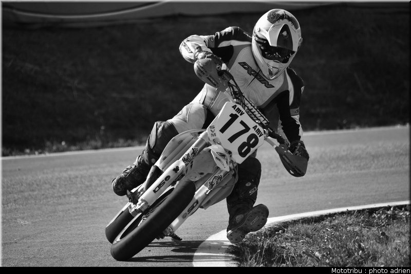 pornin_3_supermotard_alp_huez_2009