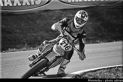 216_04_supermotard_alp_huez_2009.jpg