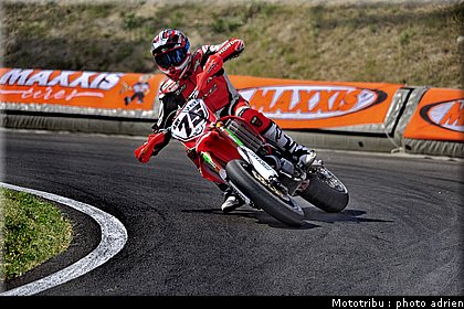 chambon_40_supermotard_alp_huez_2009.jpg