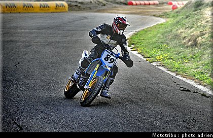delaroue_17_supermotard_alp_huez_2009.jpg