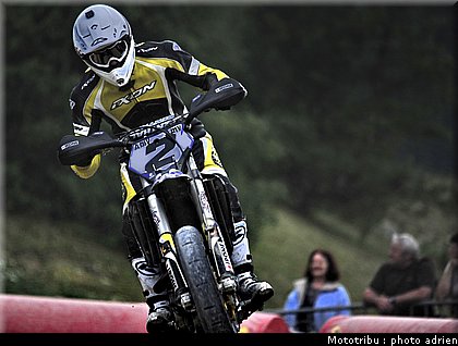 goguet_22_supermotard_alp_huez_2009.jpg