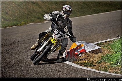 guenzi_09_supermotard_alp_huez_2009.jpg