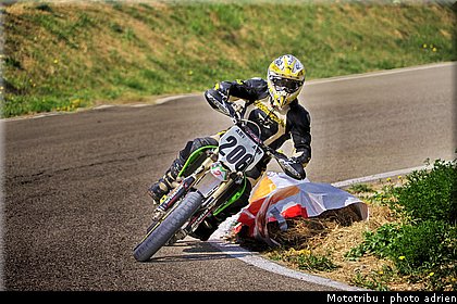 hoarau_5_supermotard_alp_huez_2009.jpg