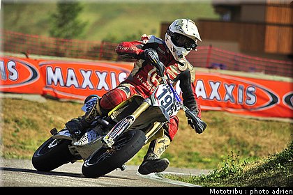 magno_11_supermotard_alp_huez_2009.jpg