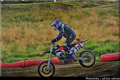 maziarski_02_supermotard_alp_huez_2009.jpg
