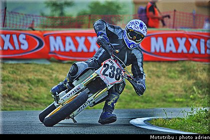 maziarski_07_supermotard_alp_huez_2009.jpg