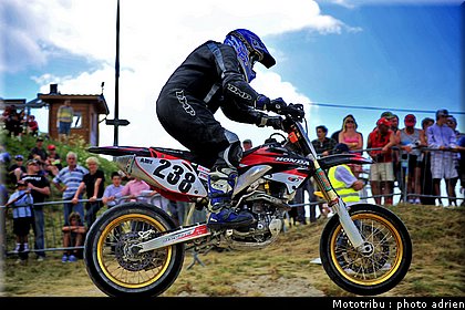 maziarski_10_supermotard_alp_huez_2009.jpg