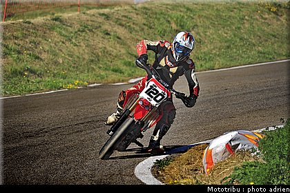 morvan_01_supermotard_alp_huez_2009.jpg