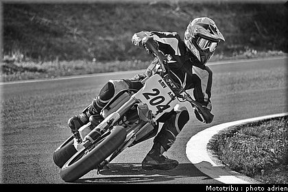 naze_03_supermotard_alp_huez_2009.jpg