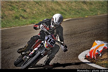 pasco_12_supermotard_alp_huez_2009.jpg