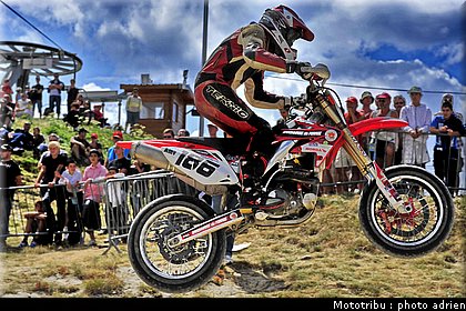peron_6_supermotard_alp_huez_2009.jpg