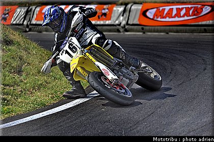 perret_17_supermotard_alp_huez_2009.jpg