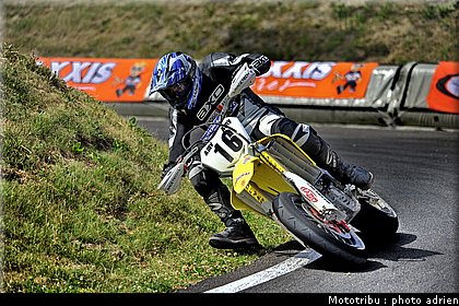 perret_21_supermotard_alp_huez_2009.jpg