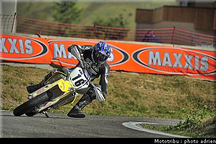 perret_24_supermotard_alp_huez_2009.JPG