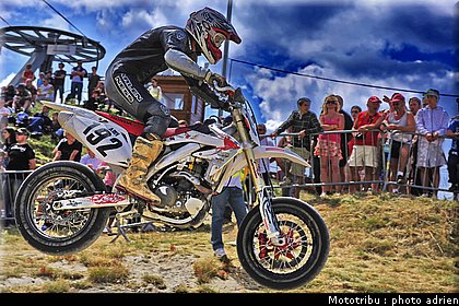 picavet_08_supermotard_alp_huez_2009.jpg