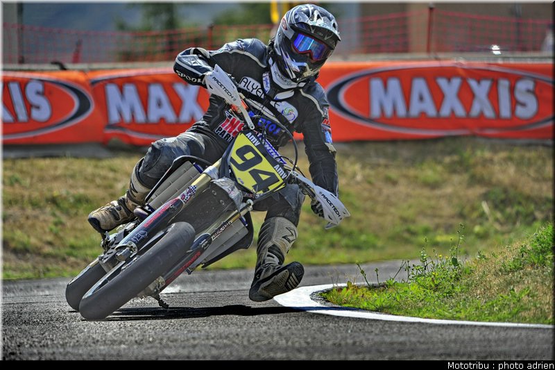 borne_4_supermotard_alp_huez_2009