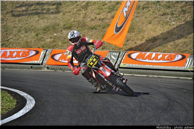 chevalier_3_supermotard_alp_huez_2009