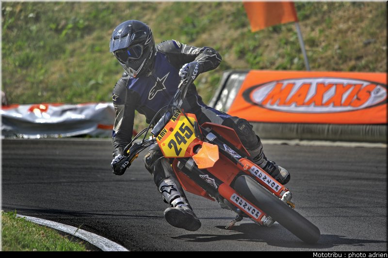 clement_1_supermotard_alp_huez_2009