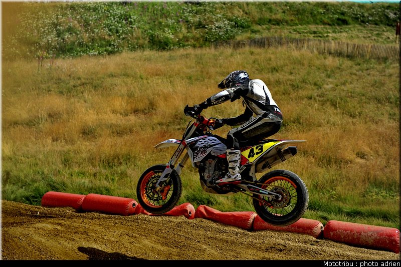 fura_02_supermotard_alp_huez_2009