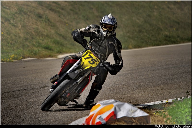 lescuyer_1_supermotard_alp_huez_2009
