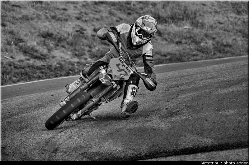 morel_a_27_supermotard_alp_huez_2009