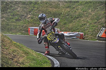 100_4_supermotard_alp_huez_2009.jpg