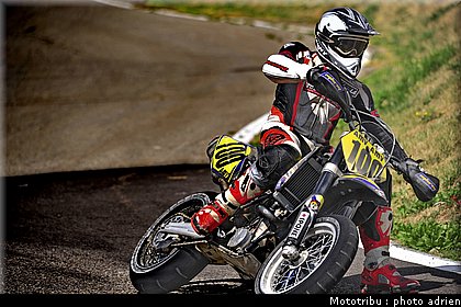 100_5_supermotard_alp_huez_2009.jpg