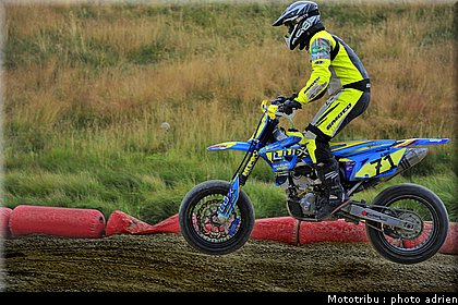 71_8_supermotard_alp_huez_2009.jpg