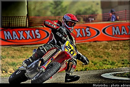 bougard_14_supermotard_alp_huez_2009.jpg