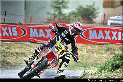 cazade_01_supermotard_alp_huez_2009.jpg