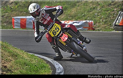 delenne_12_supermotard_alp_huez_2009.jpg