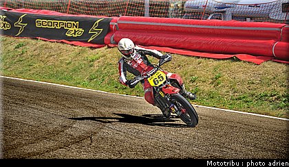 delenne_17_supermotard_alp_huez_2009.jpg